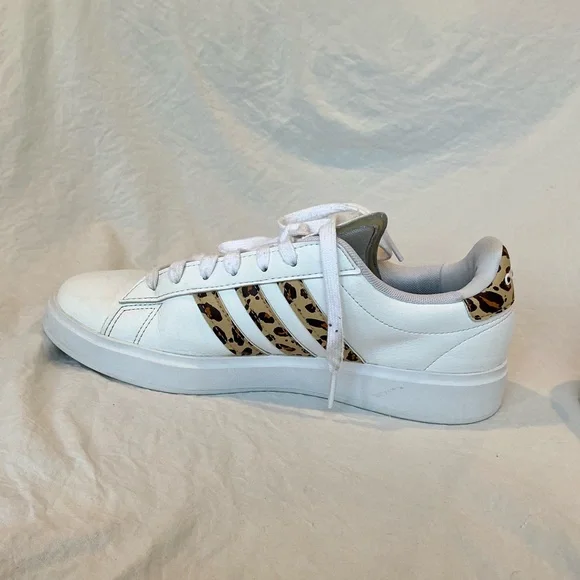 🌹 Adidas Grand Court 2.0 Leopard Print Sneakers - 7.5 - Picture 6 of 9
